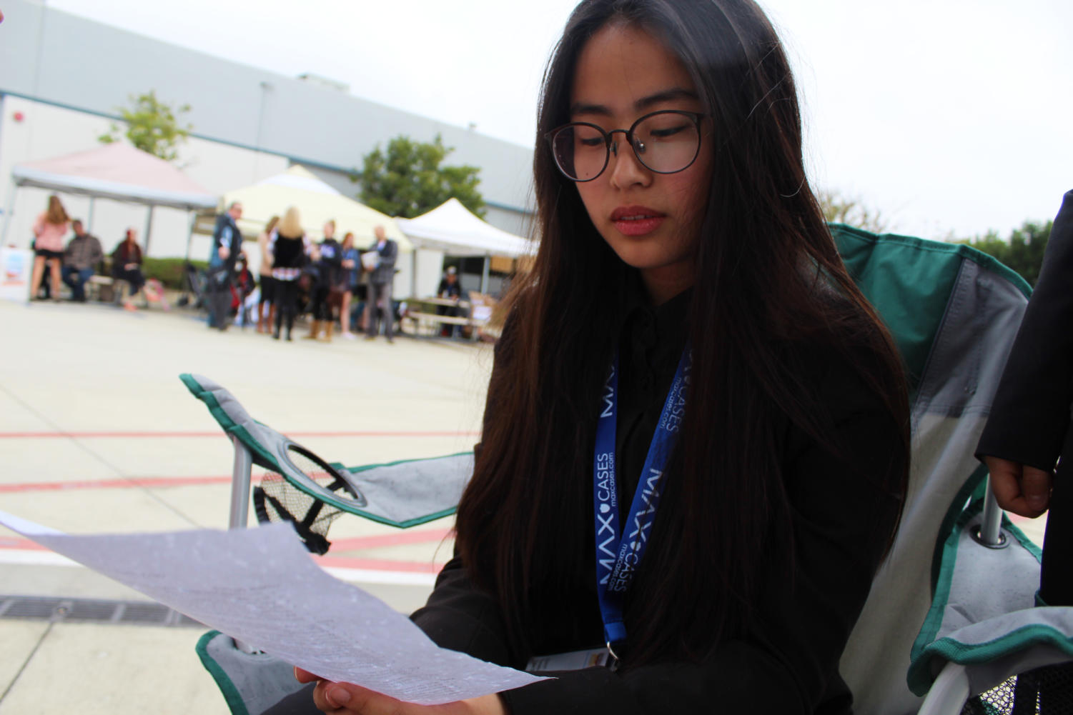 Prior to freshman Grace Wen’s presentation and interview, co-president and freshman Jenny Won quizzes Wen with pre-written and carefully-crafted possible interview questions.