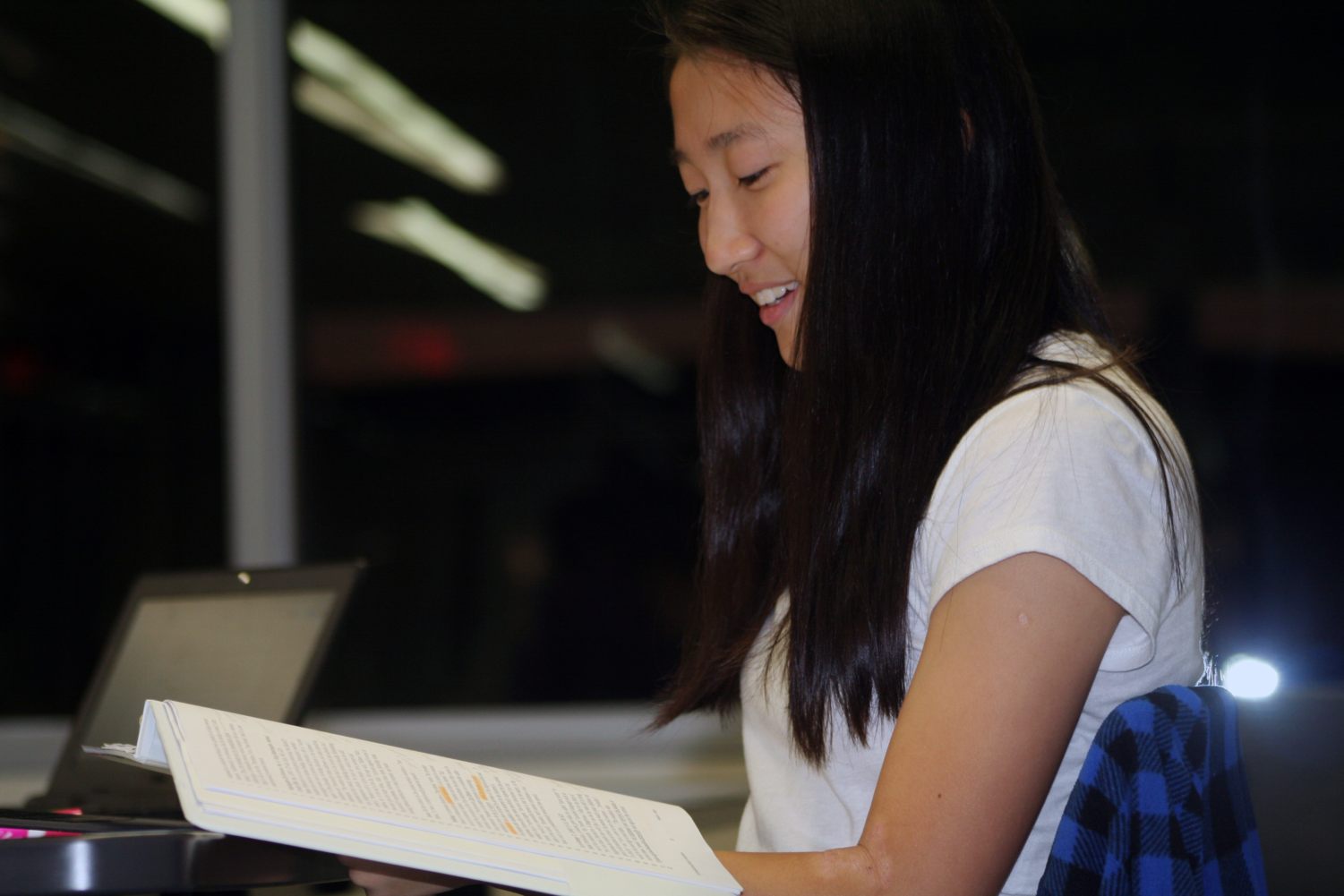 Sophomore and pre-trial attorney Joanna Fan looks over Mock Trial case law in order to compose her first amendment argument for the 2018-2019 case on criminal threatening and swatting.