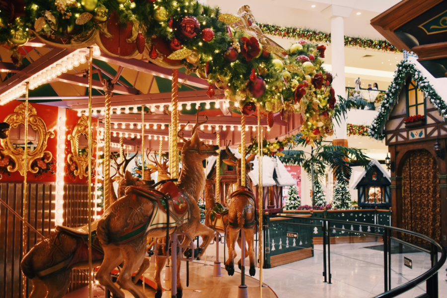 Early November, festive decorations roll out to welcome the soon-to-come winter holidays. Whether it be on a mall-wide scale or in individual shops, colored lights and ornaments are seen in abundance.