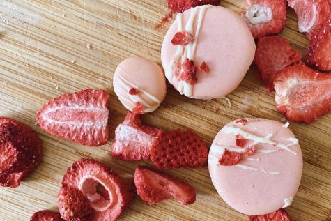 French macarons are meringue-based cookies that have increased in popularity over the past few years. Two smooth shells with crinkly “feet” sandwich a sweet filling. Numerous macaron flavor variations exist, ranging from classics like chocolate and vanilla to exotic ones like caviar and wasabi.
