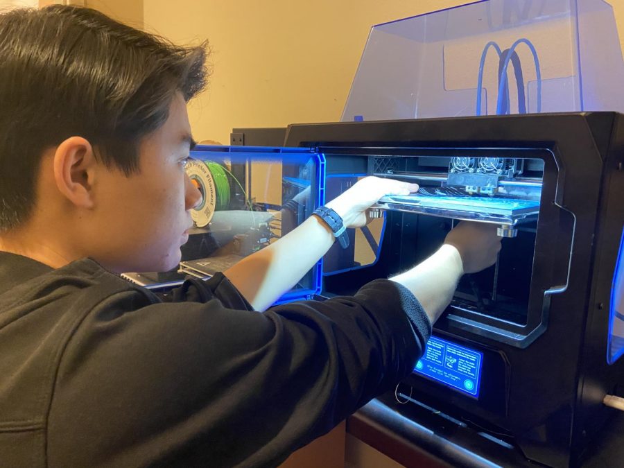 The+clubs+current+project+is+to+create+a+pencil+case.+They+make+and+finalize+their+3D+design+on+the+software+Fusion360+and+then+upload+this+program+to+sophomore+Ryan+Yangs+at-home+3D+printer.