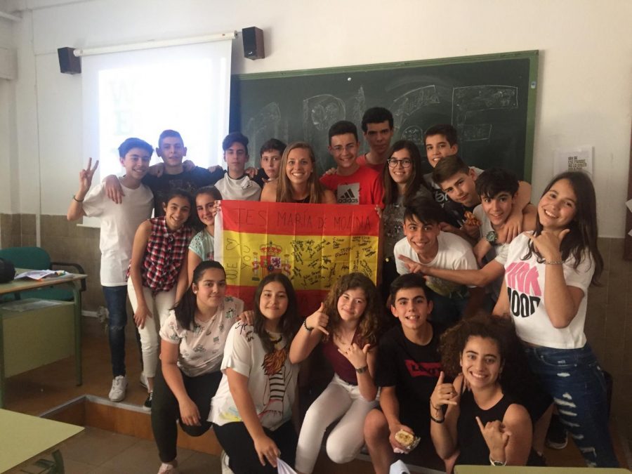 Spanish teacher Grace Maginn is surrounded by her class of students who had thrown a surprise party on her last day teaching in spring 2017. While living in Salamanca from 2016 to 2017, Maginn taught as an English teacher at a high school located in Zamora, Spain. 
