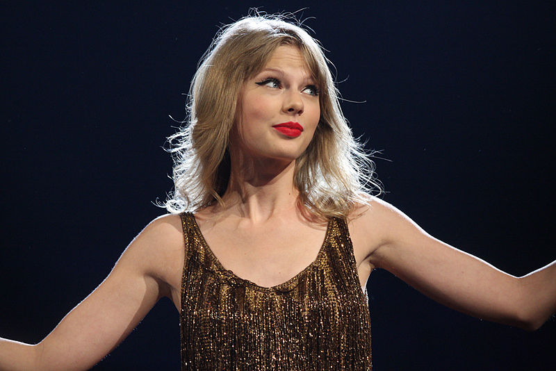 Hours before the album’s release, Swift took to Instagram on Dec. 11 to post promotional pictures for “willow,” the lead single off her surprise album “evermore.” Just five months after the release of her previous album, “folklore,” Swift treats fans to a similarly-styled journey in her second surprise drop of 2020.