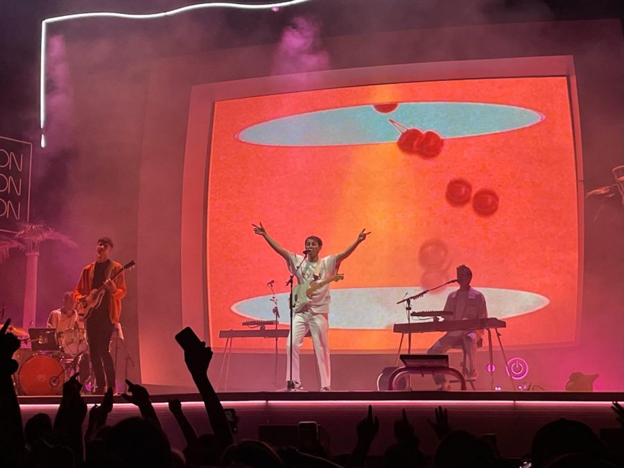 Glass Animals performs “I Don’t Wanna Talk (I Just Wanna Dance)” live on Sept. 19 at the Hollywood Forever Cemetery. The band recently embarked on its “Dreamland” Tour and debuted the single live at an earlier concert.