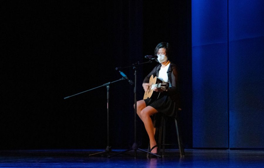 Senior Kristen Fong sings and plays the guitar to “Vienna” by American singer and songwriter Billy Joel. “I was less nervous than I thought I was going to be, but then I got on stage, and then I was like, ‘Okay, keep going, alright,’ and then I immediately forgot the lyrics in the middle of the song,” Fong said. “But I think my recovery was alright.”