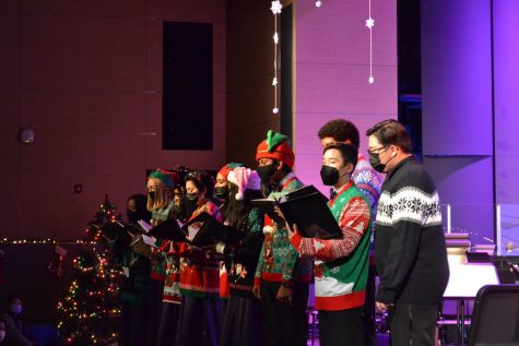 Portobellas choir performs an a cappella rendition of “Carol of the Bells” by Pentatonix. An a cappella performance is a special type of polyphonic singing that does not involve any musical accompaniment.