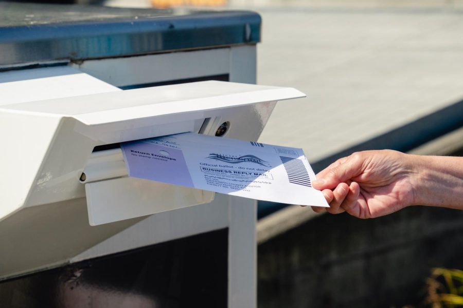 All registered voters are allowed to vote in the midterm elections by mail-in ballot rather than attending the elections polls on Nov. 8. Voters who vote by mail must make sure that their County elections office receives their ballots no later than seven days past Election Day, according to the California Secretary of State office. 