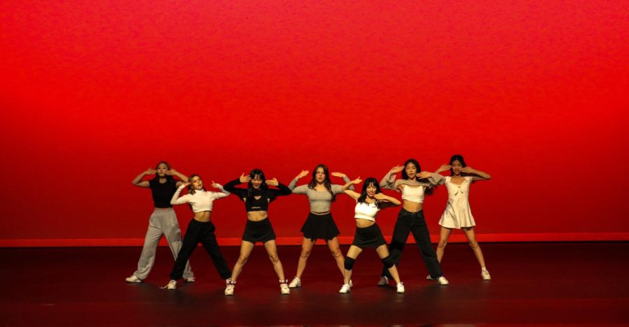 The song “Bloodline” by pop singer Ariana Grande was performed by Dance Company members junior Lauren Chiang, Doolaege, junior Katie Lee, sophomore Claire Fleming, junior Holly Zhang and seniors Hannah Mou and Sarah Mou, who danced confidently in this number.