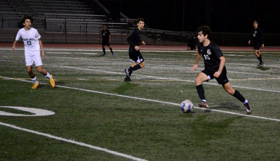 Midfielder and senior Artin Salehi made the second goal for the Bulldogs in their game against Sage Hill High. Jordon said he tried to put senior players on the field as much as possible for their last league game, leading them to push each other harder than they have before.
