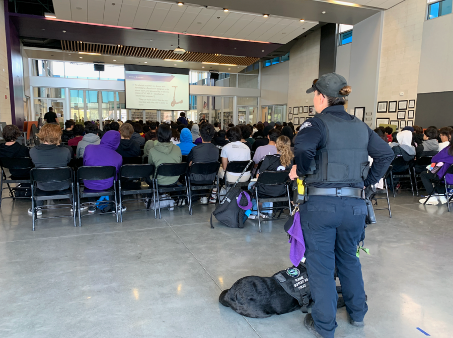 Student+resource+officer+Melissa+Porter+watches+as+students+during+Office+Hours+attend+an+informational+meeting+held+by+the+Irvine+Police+Department+to+learn+about+e-vehicle+rules+and+safety.+Sophomore+Justin+Hwang+said+that+the+information+was+mostly+a+reminder+of+established+rules.+%E2%80%9CMost+of+these+rules+are+common+sense%2C+but+I+get+why+they+would+give+us+a+review%2C%E2%80%9D+Hwang+said.+%E2%80%9CI%E2%80%99ve+seen+a+lot+of+students+riding+without+helmets+and+double-riding.%E2%80%9D