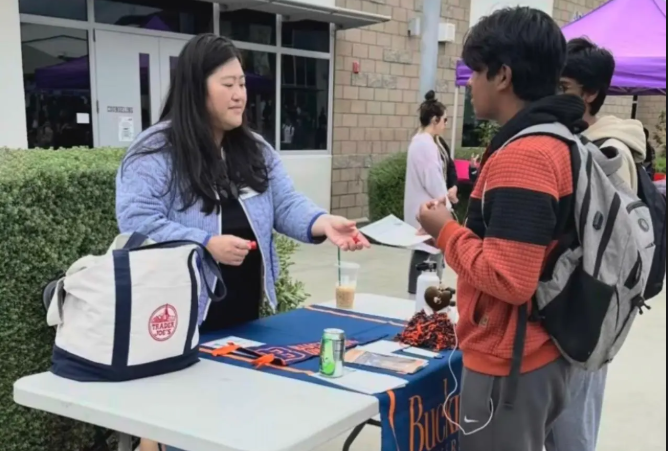 This year’s out-of-state college fair was planned through careful collaboration between Portola’s college and career department and PTSA to allow students to explore various colleges. “We created some questions that we can have students ask the colleges that come, and the colleges participate by stamping on the little card,” college and career coordinator Monica Yang said. “The more stamps they have, the more prizes they can get. That was a huge success.”